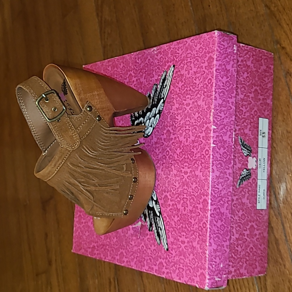 Penny Loves Kenny Cognac Brown Fringe Clog Sandals Sz 5.5 - Picture 1 of 1